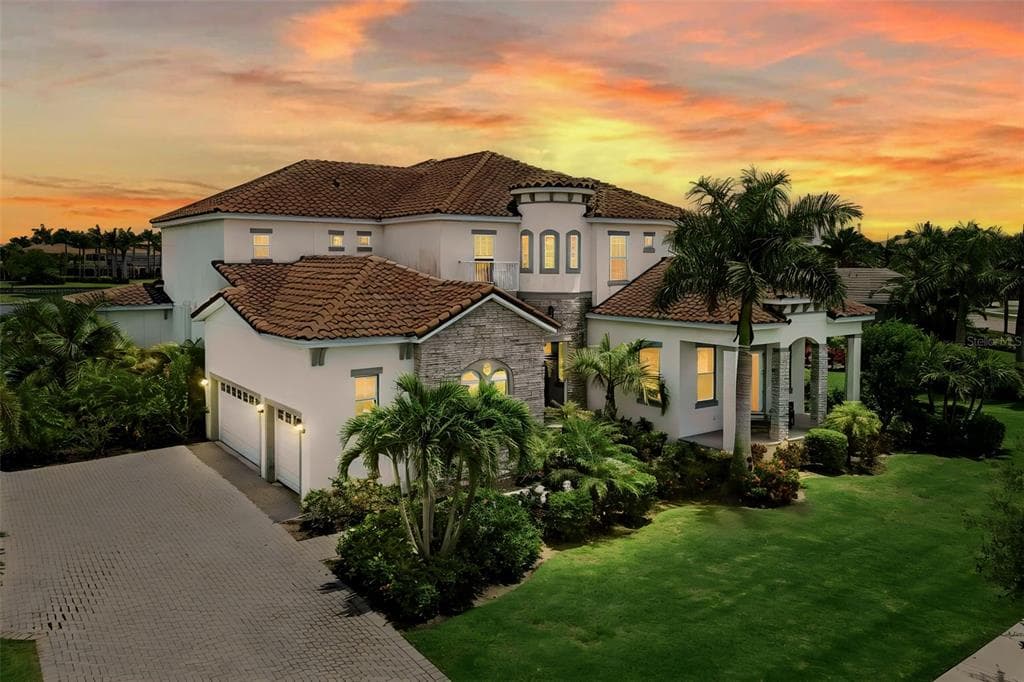 823 MANNS HARBOR DRIVE, APOLLO BEACH, FL 33572