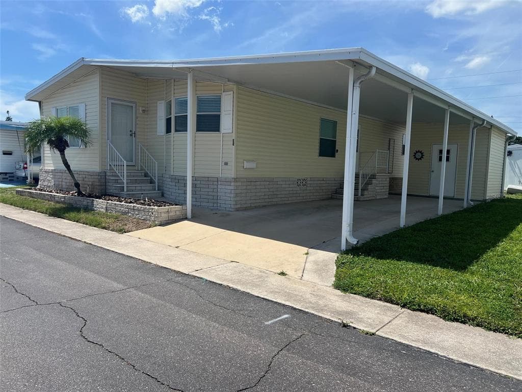 12 THATCH PALM STREET W, LARGO, FL 33770