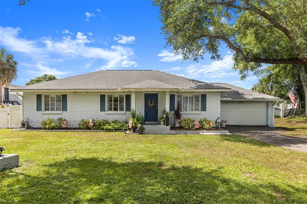920 ALICIA AVENUE, TAMPA, FL 33604