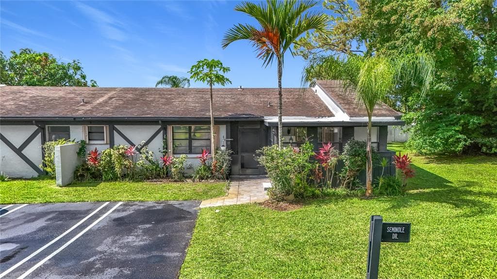 55 SEMINOLE DRIVE, ROYAL PALM BEACH, FL 33411