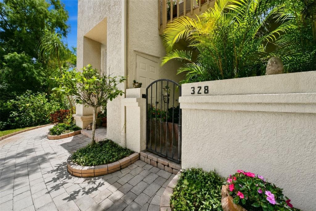 328 LOS PRADOS DRIVE # 328, SAFETY HARBOR, FL 34695