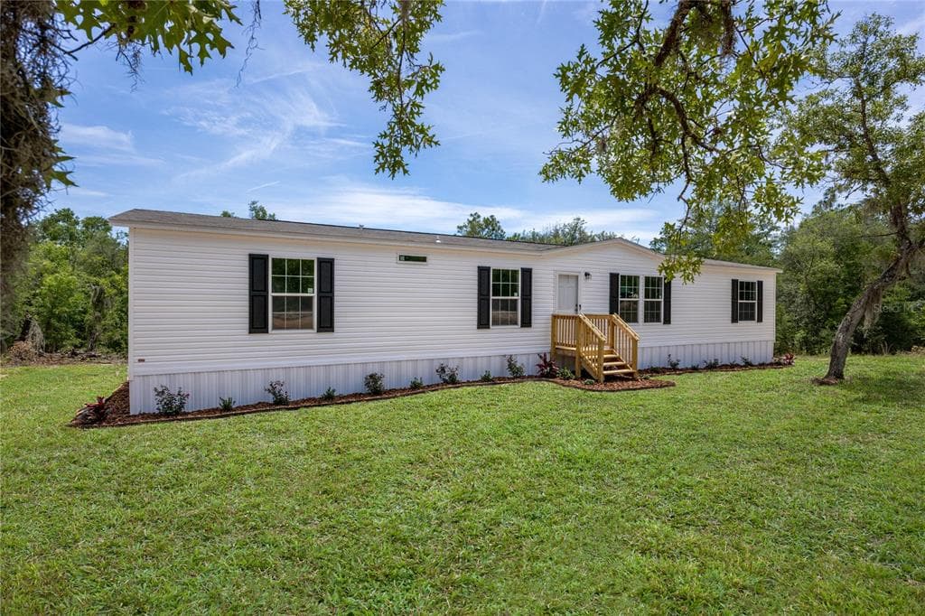 119 LONDON AVENUE, INTERLACHEN, FL 32148