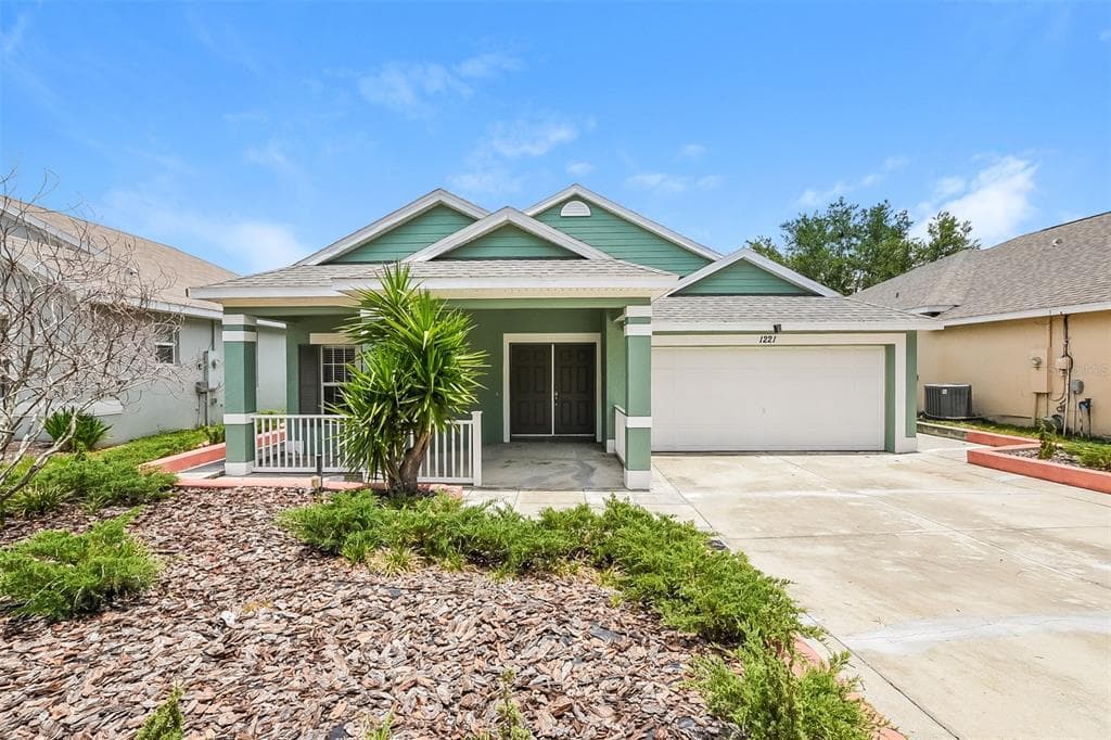 1221 LONGVILLE CIRCLE, TAVARES, FL 32778