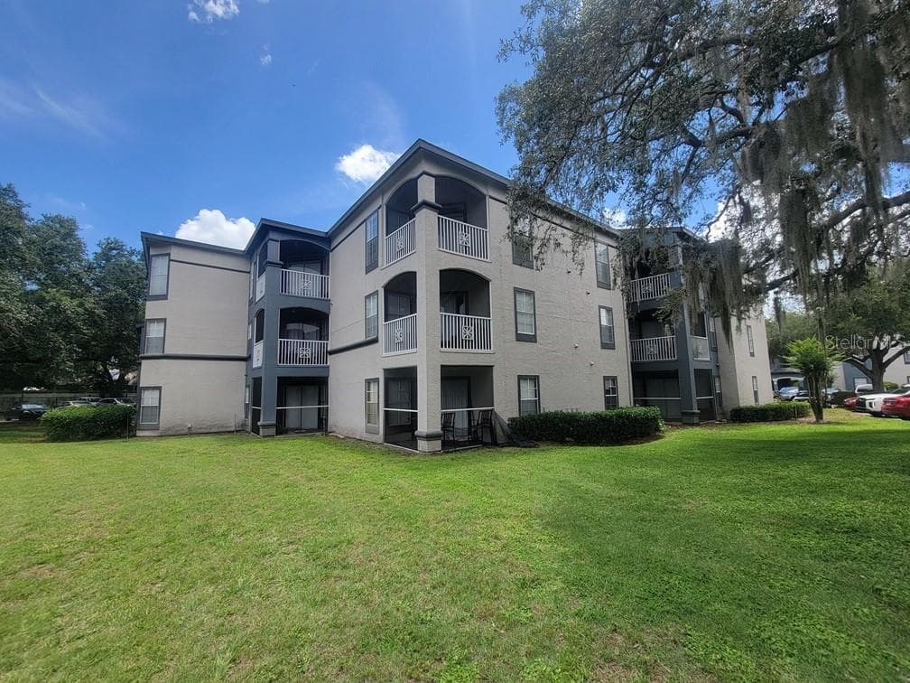 8413 LUCUYA WAY # 306, TEMPLE TERRACE, FL 33637