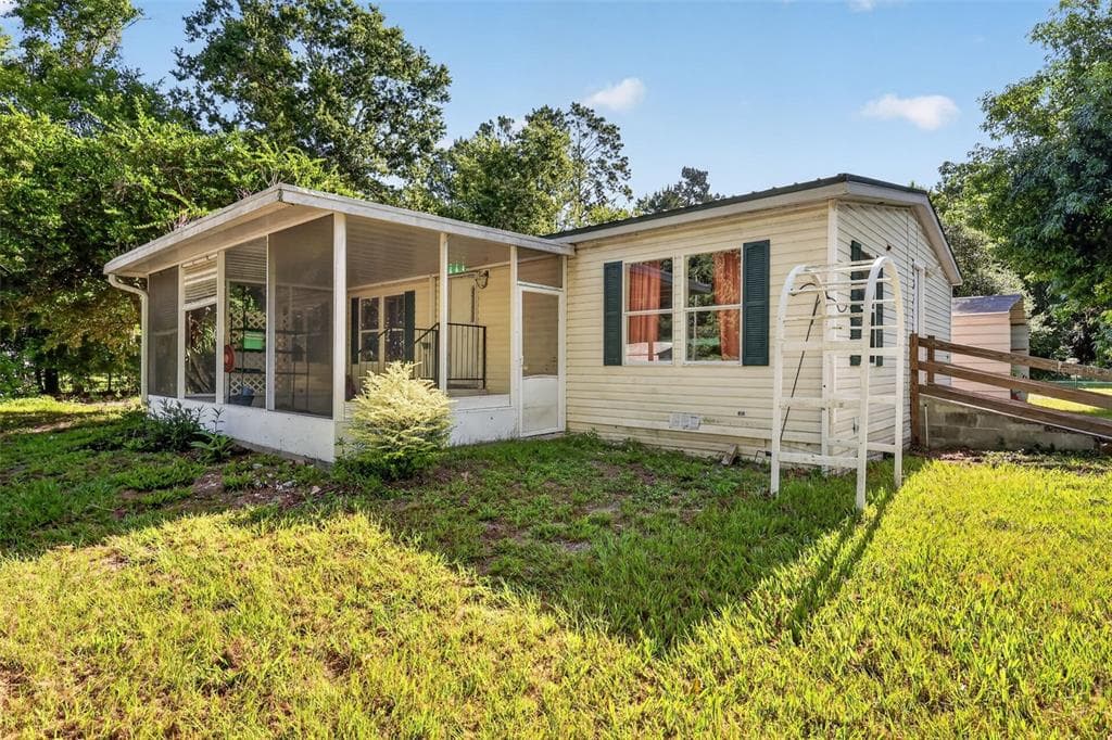 24301 JEFFERSON ST, ASTATULA, FL 34705