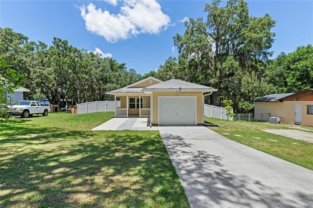 206 E CATAWBA, FRUITLAND PARK, FL 34731