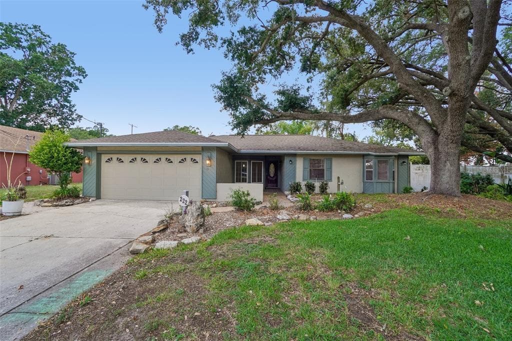 222 LAKEVIEW DRIVE, AUBURNDALE, FL 33823