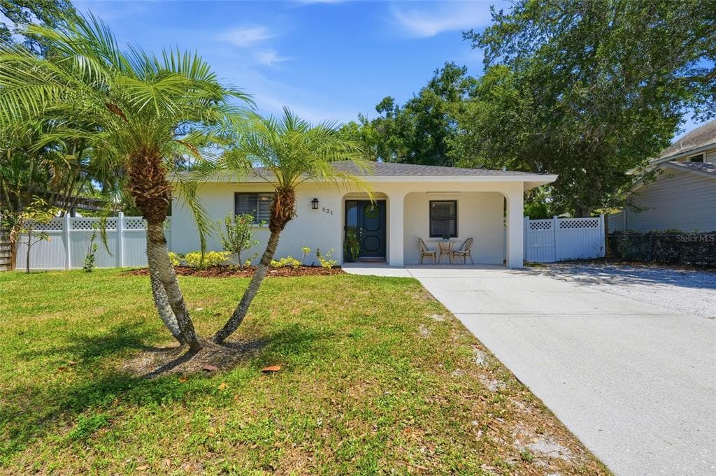 831 HIGHLAND STREET, SARASOTA, FL 34234