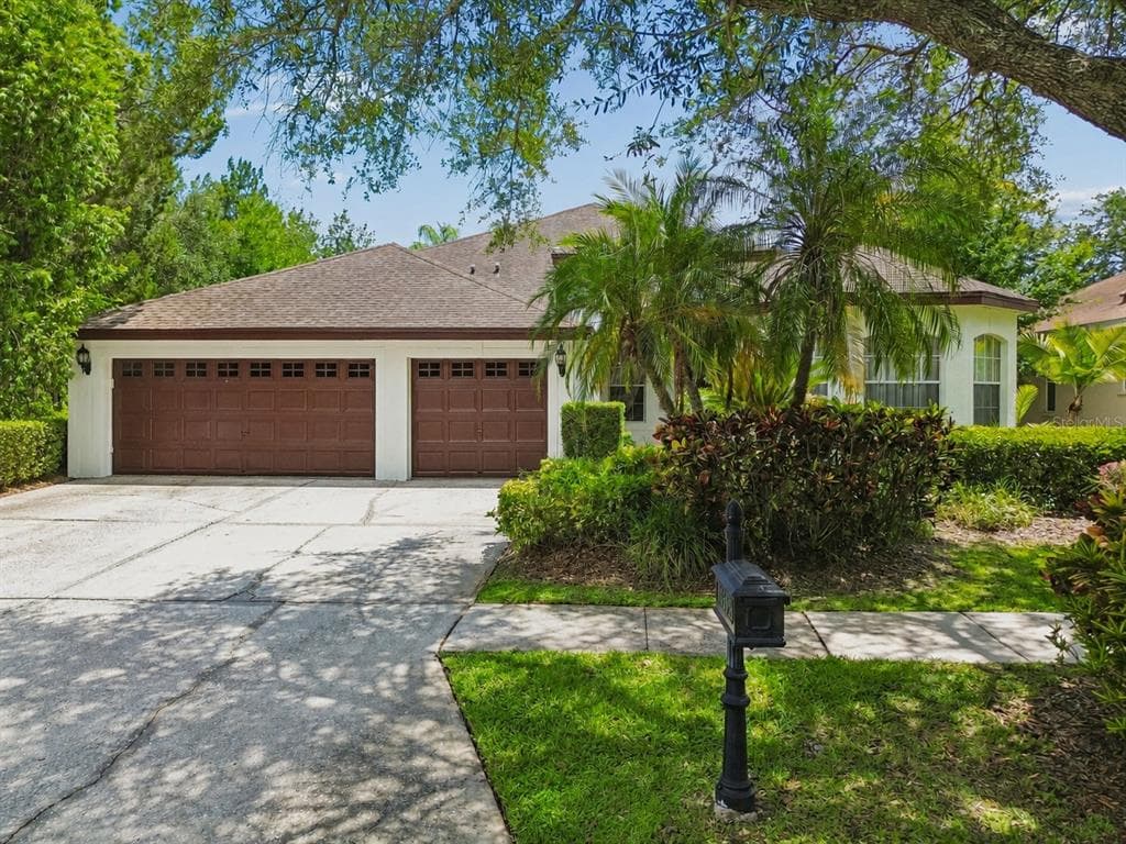 10502 CASTLEFORD WAY, TAMPA, FL 33626