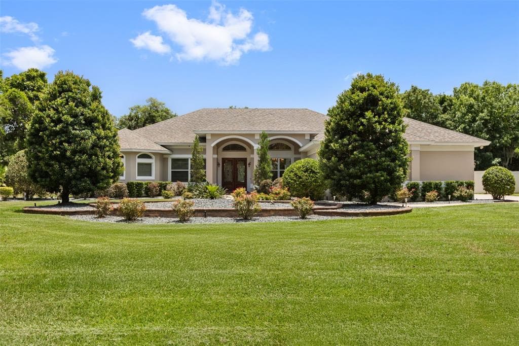 15900 ACORN CIRCLE, TAVARES, FL 32778