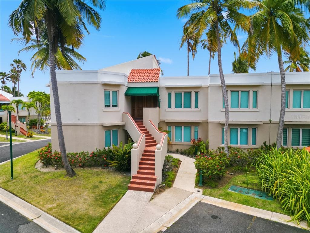 E LAKESIDE VILLAS # 1, VEGA ALTA, PR 00692