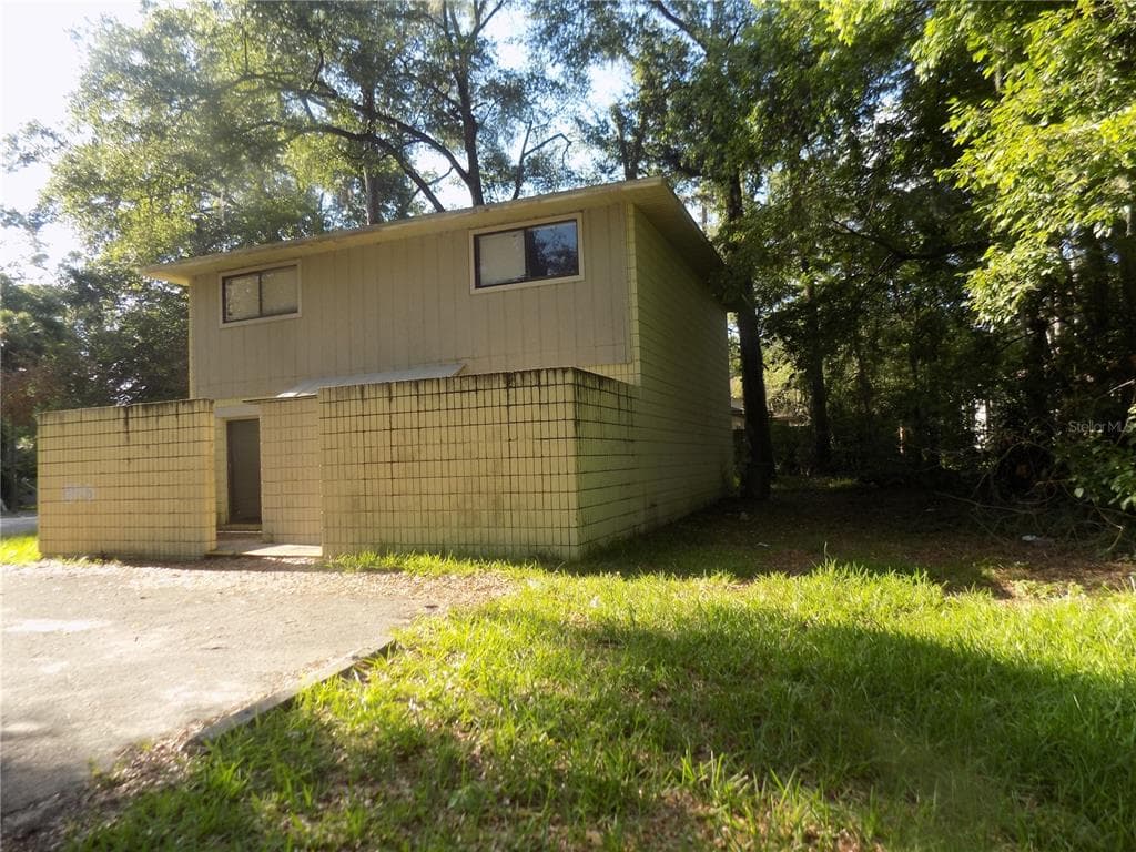 713 SW 69 STREET, GAINESVILLE, FL 32607