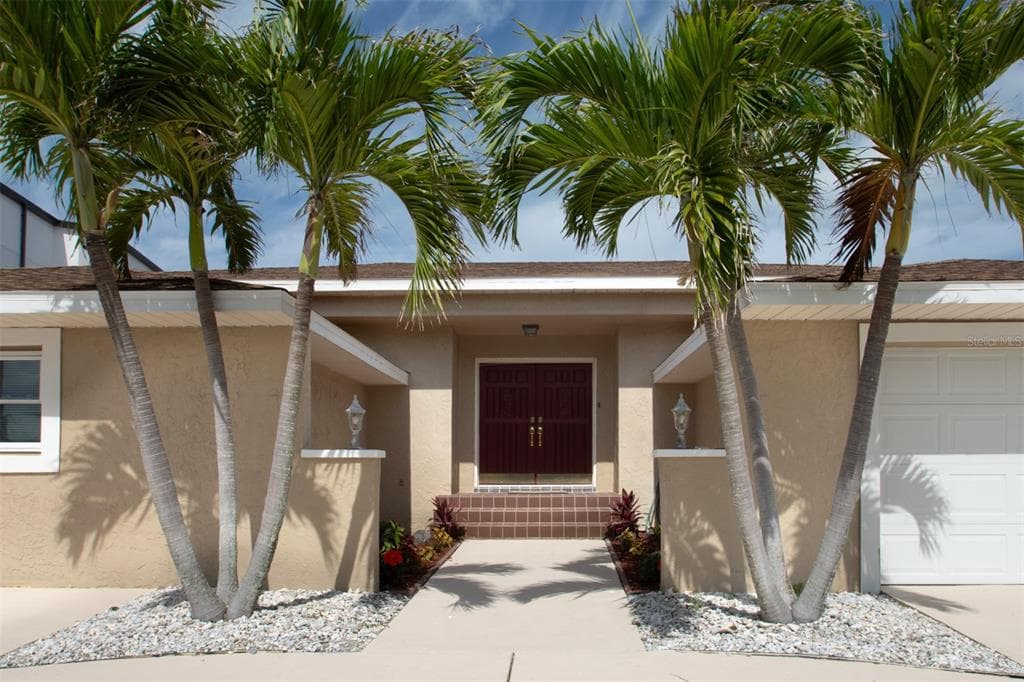 2504 HIBISCUS DRIVE W, BELLEAIR BEACH, FL 33786