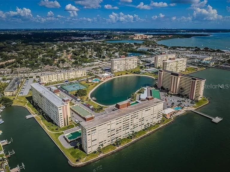 4575 COVE CIRCLE # 703, ST PETERSBURG, FL 33708