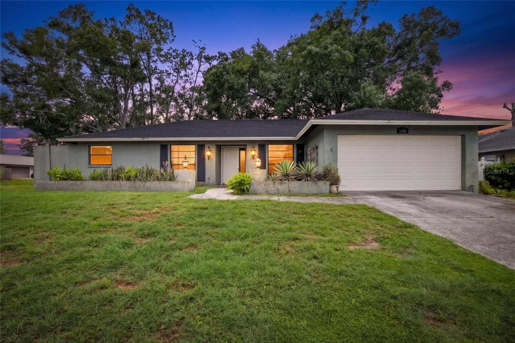 1201 SANDALWOOD DRIVE, PLANT CITY, FL 33563