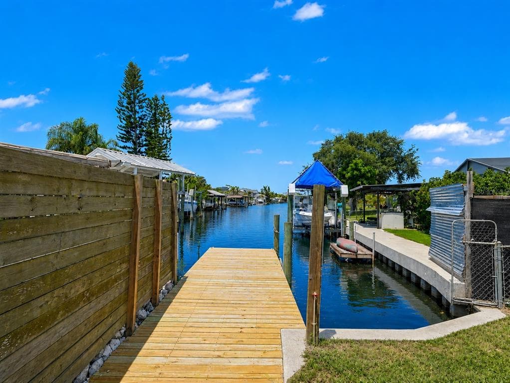 802 WHITE HERON BOULEVARD, RUSKIN, FL 33570