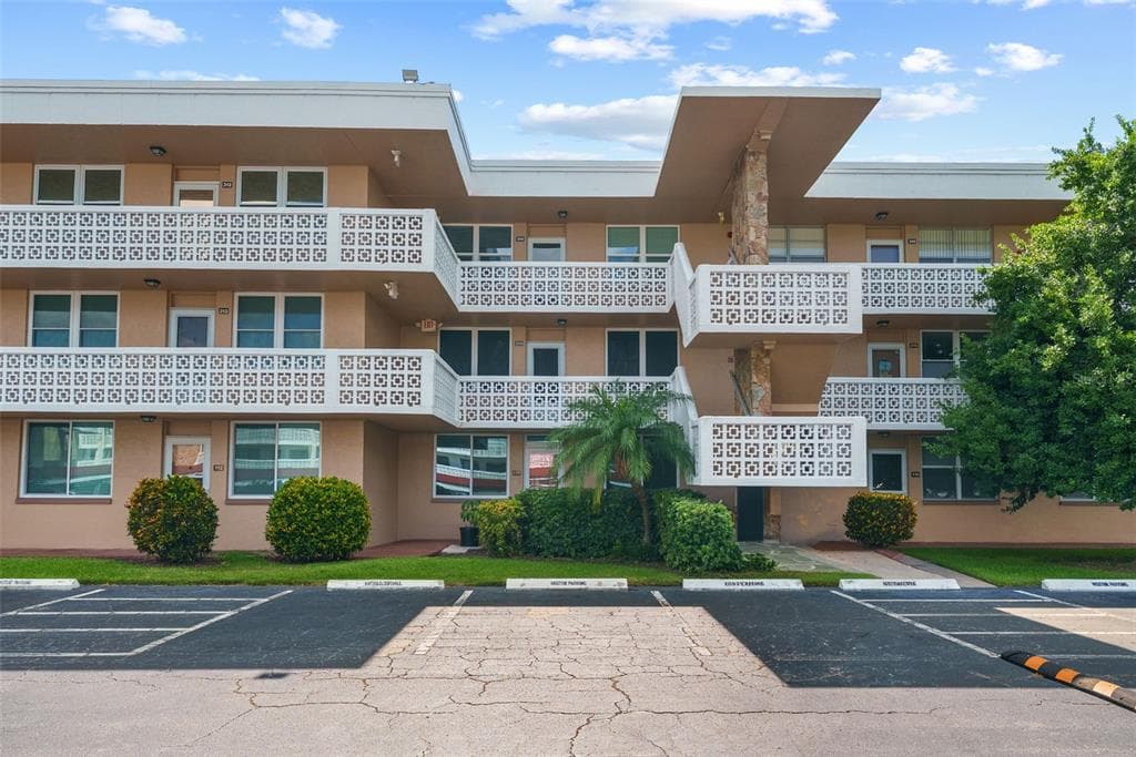 5095 BAY STREET NE # 114, ST PETERSBURG, FL 33703