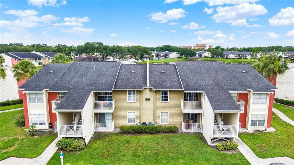 308 LAKE PARSONS GREEN # 203, BRANDON, FL 33511