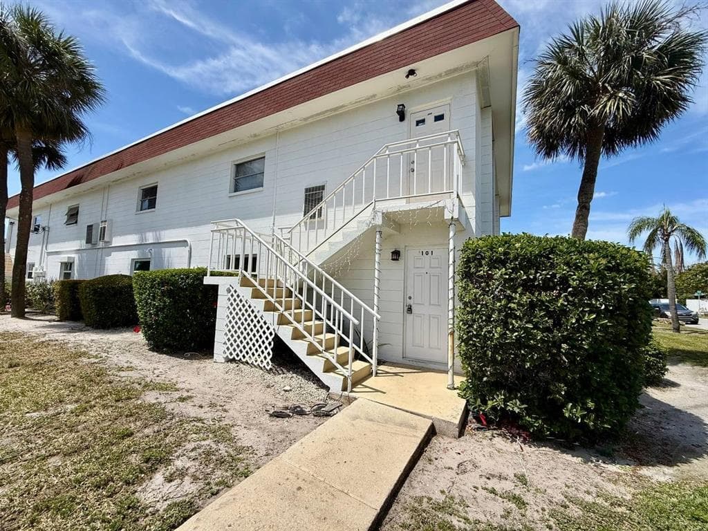 3460 32ND AVENUE N # 101, ST PETERSBURG, FL 33713