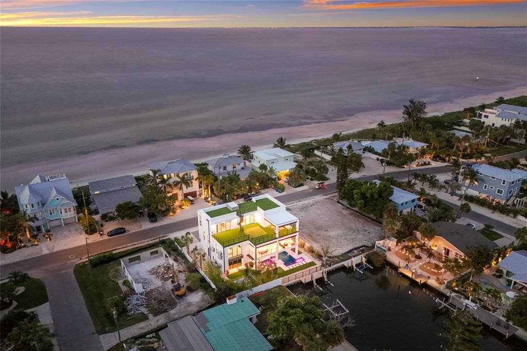 703 S BAY BOULEVARD, ANNA MARIA, FL 34216
