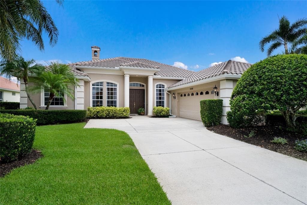 7058 TWIN HILLS TERRACE, LAKEWOOD RANCH, FL 34202