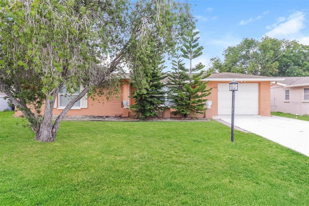 7710 VENICE DRIVE, PORT RICHEY, FL 34668