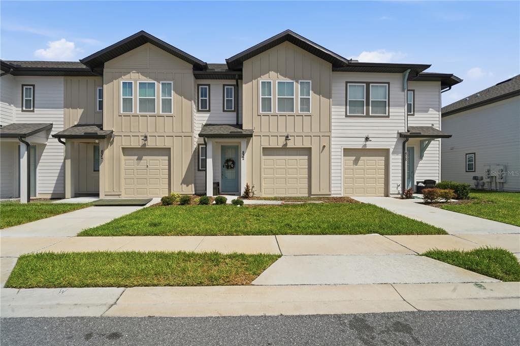 832 LONGBOAT DRIVE, DAVENPORT, FL 33896
