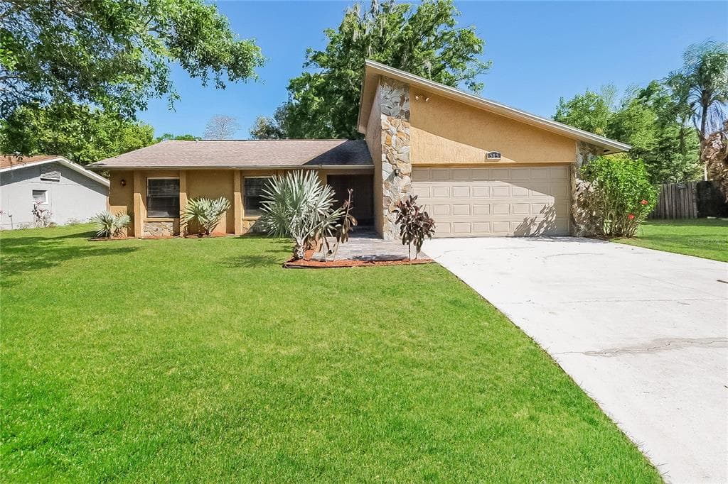 515 SANDALWOOD DRIVE, PLANT CITY, FL 33563