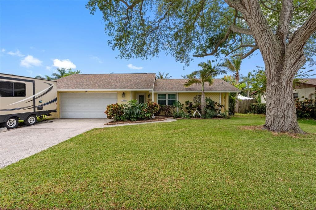 13440 RUSTIC PINES BOULEVARD S, SEMINOLE, FL 33776