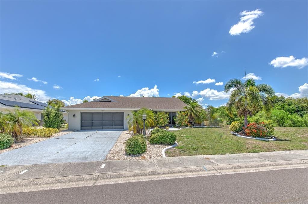 1812 NEW BEDFORD DRIVE, SUN CITY CENTER, FL 33573