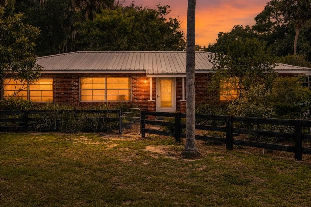 40847 COUNTY ROAD 439, UMATILLA, FL 32784