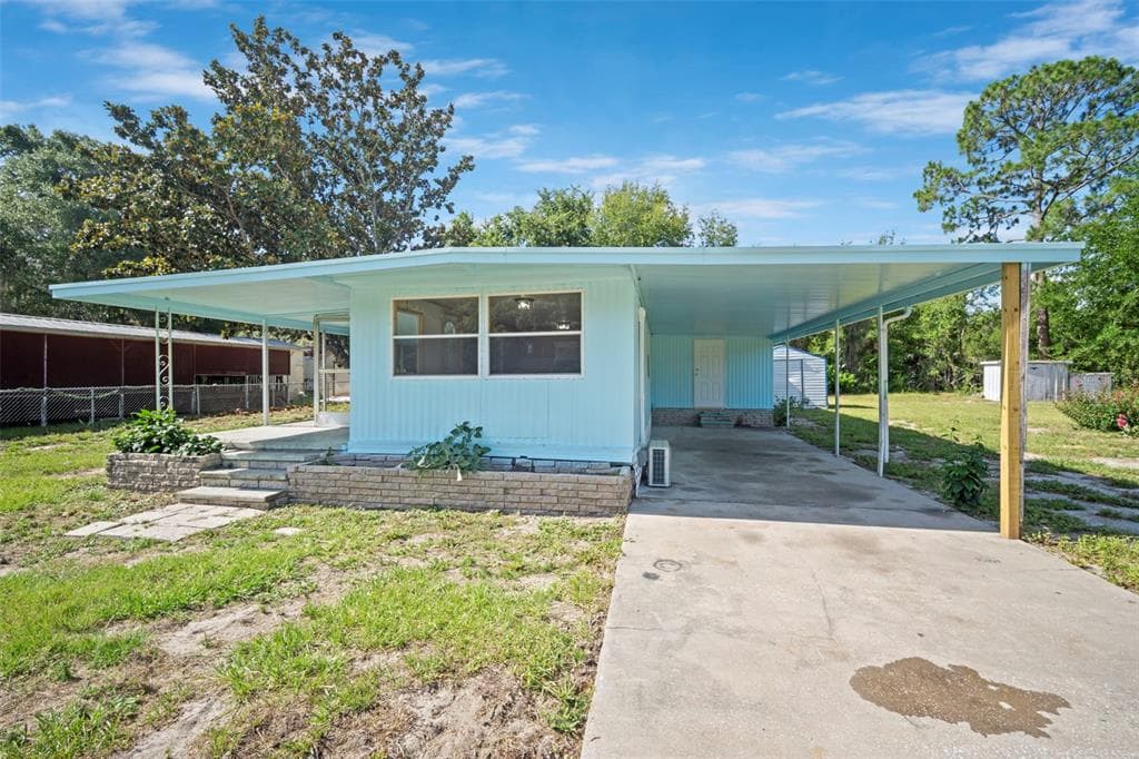 1389 NW 7TH LANE, LAKE PANASOFFKEE, FL 33538