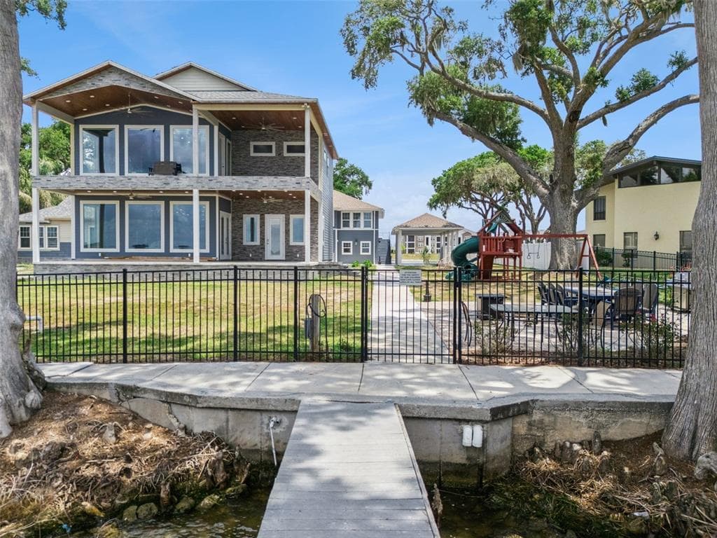 1023 MELLATHON CIRCLE, LEESBURG, FL 34748