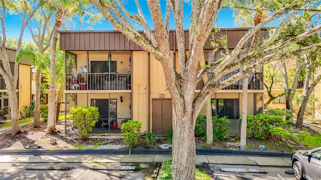11805 RAINTREE LAKE LN # B, TEMPLE TERRACE, FL 33617