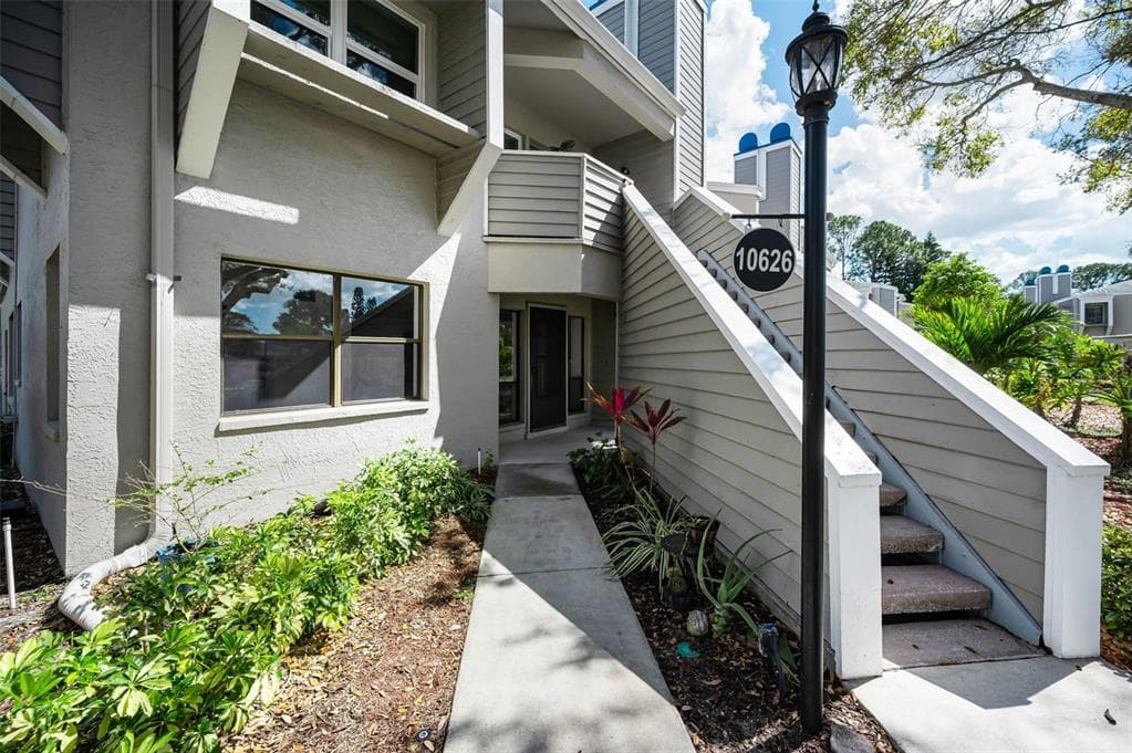 10626 LONGWOOD DRIVE # 102, SEMINOLE, FL 33777