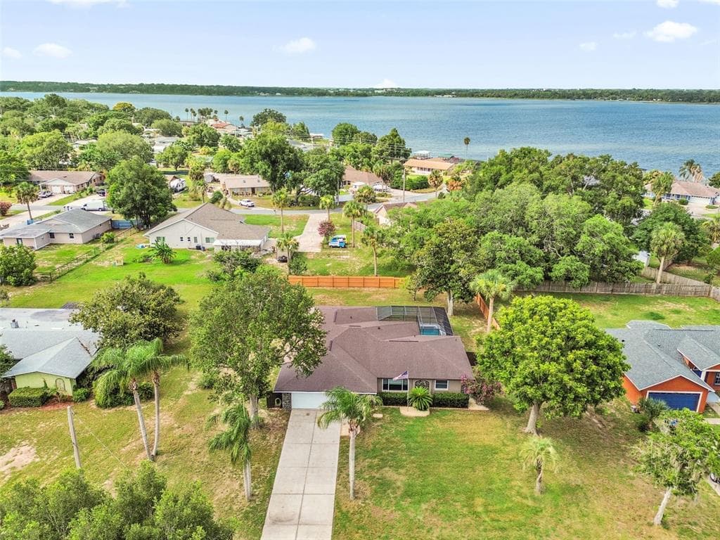 5202 SYDNEY ROAD, FRUITLAND PARK, FL 34731