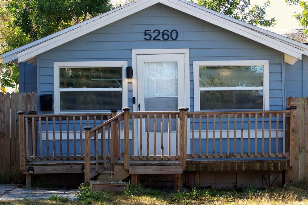5260 8TH AVENUE N, ST PETERSBURG, FL 33710