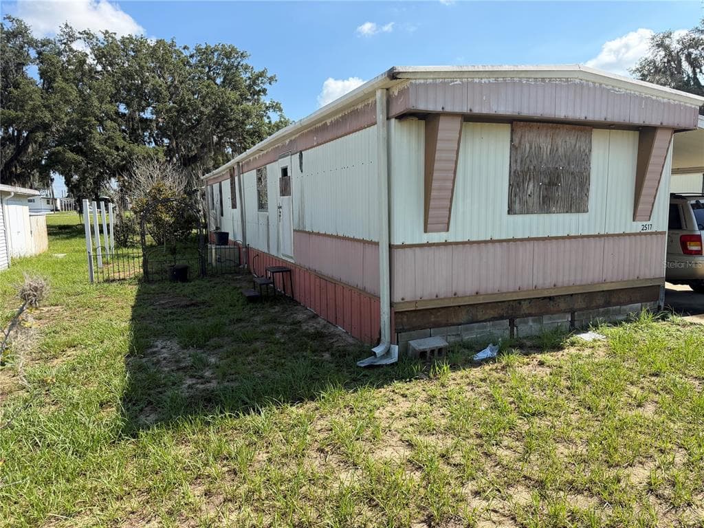 2517 SAN REMO AVENUE, AVON PARK, FL 33825