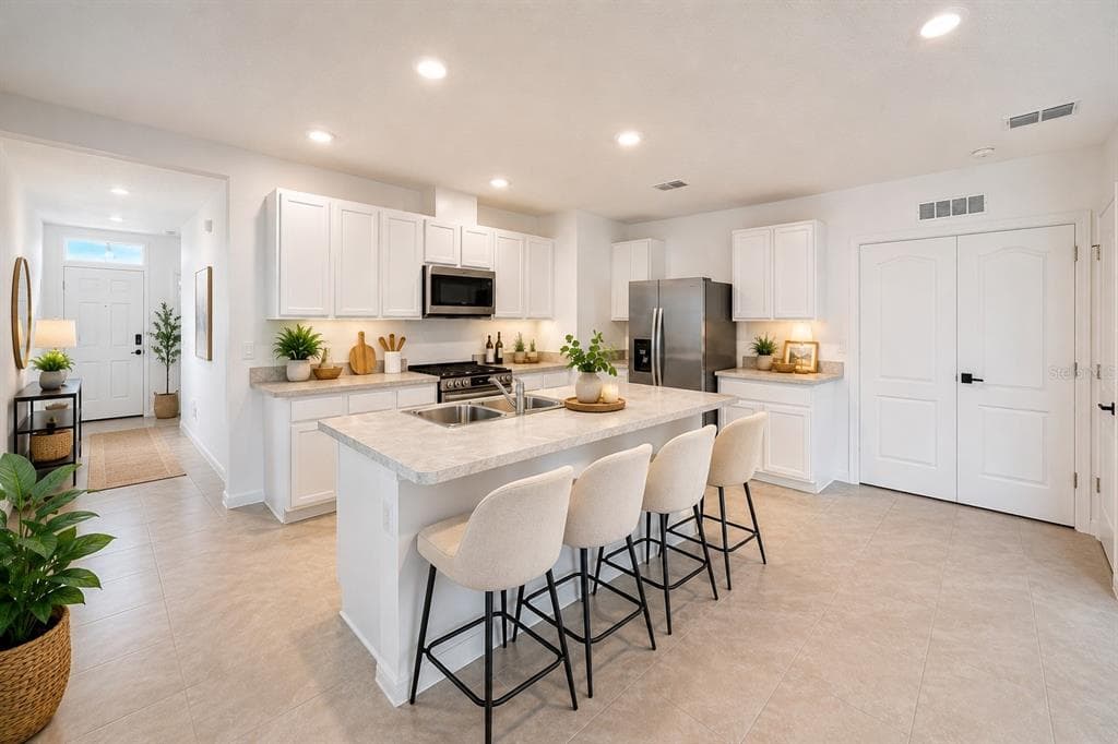 2733 REDDISH EGRET BEND, HARMONY, FL 34773
