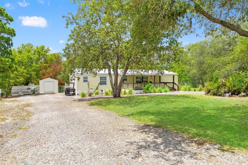 7876 RIDGE ROAD, WEEKI WACHEE, FL 34613