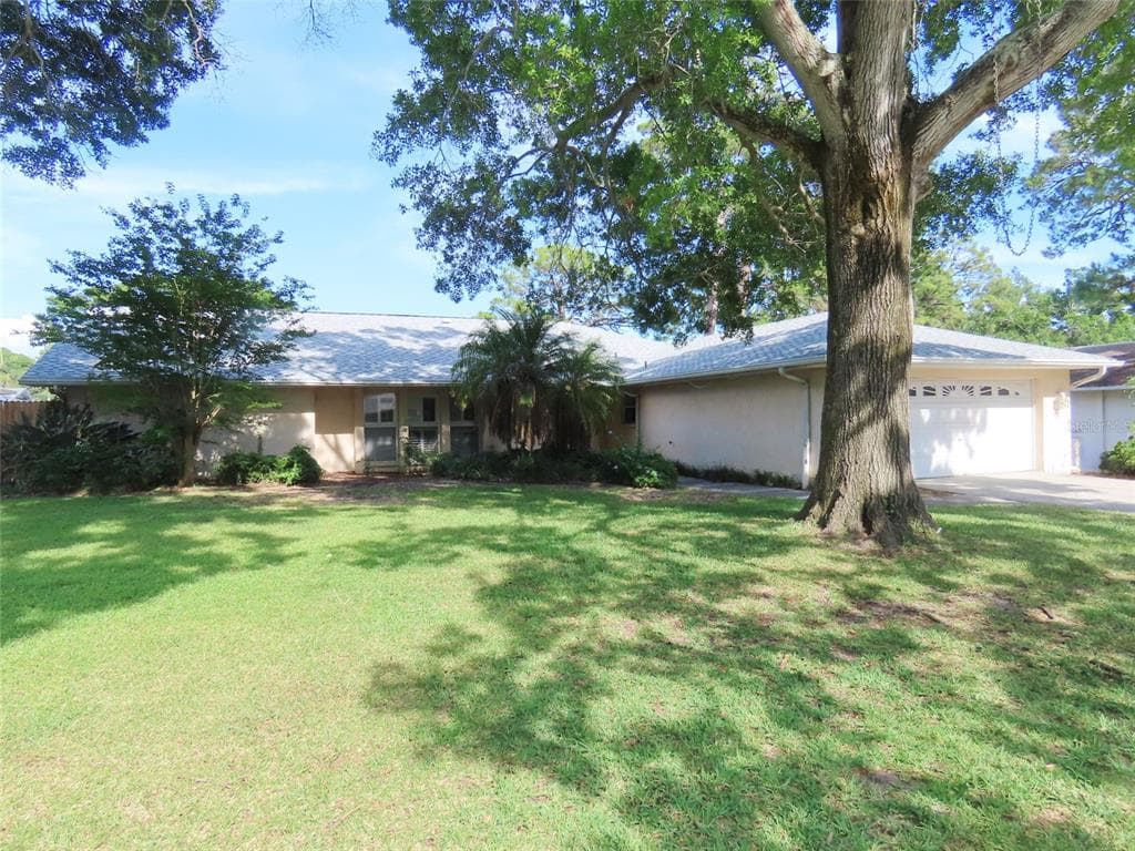 7555 PINE VALLEY LANE, SEMINOLE, FL 33776