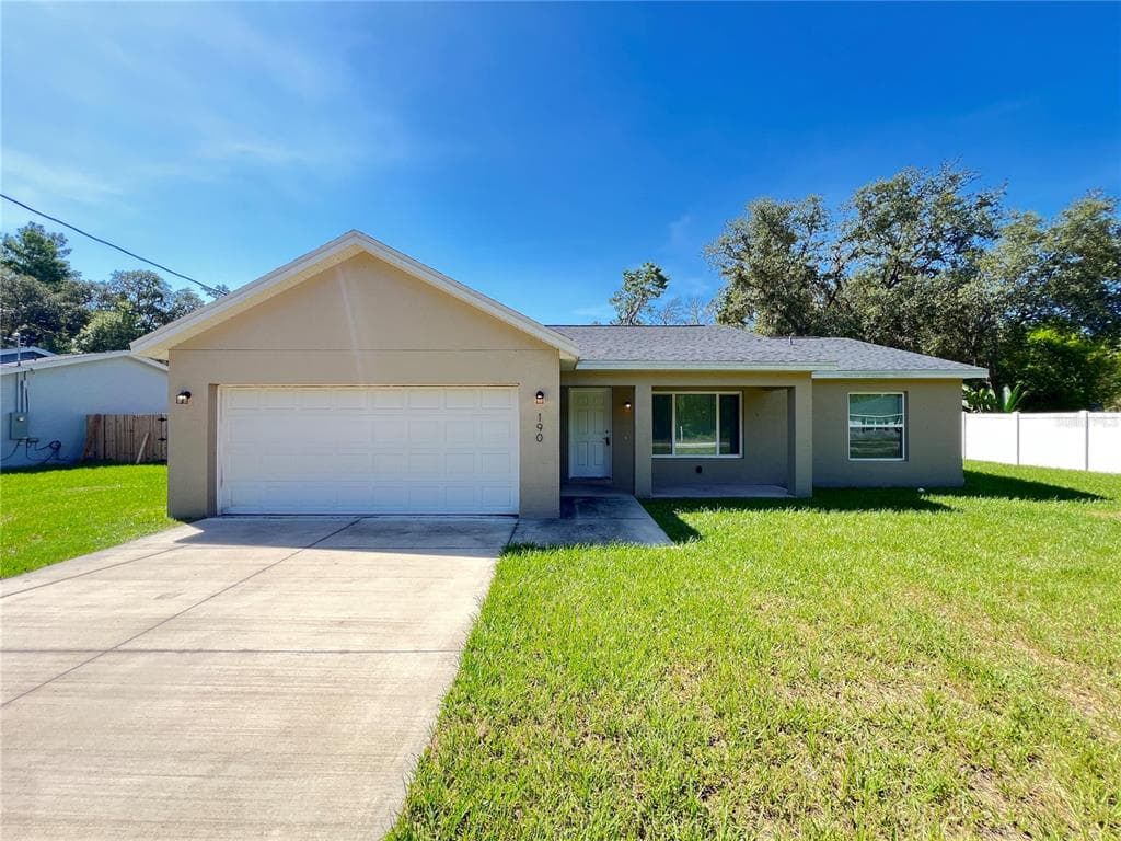 190 FISHER WAY, OCKLAWAHA, FL 32179