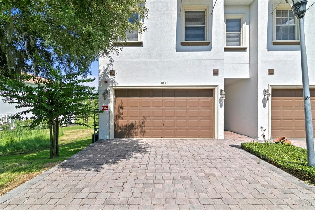 11504 BELLAMAR STREET, TAMPA, FL 33637
