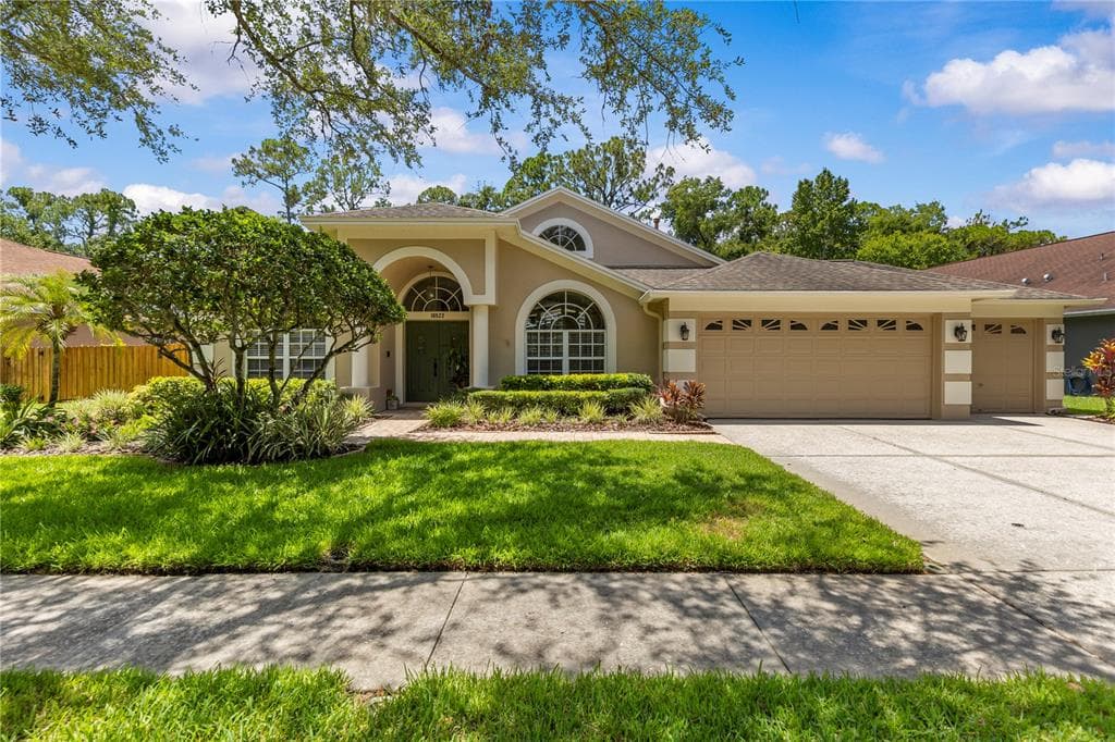 10522 CHAMBERS DRIVE, TAMPA, FL 33626