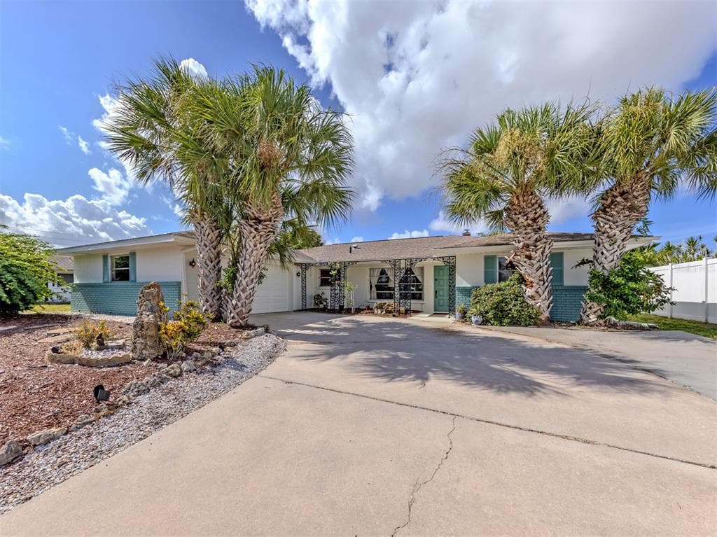 1480 LAKESIDE DRIVE, VENICE, FL 34293