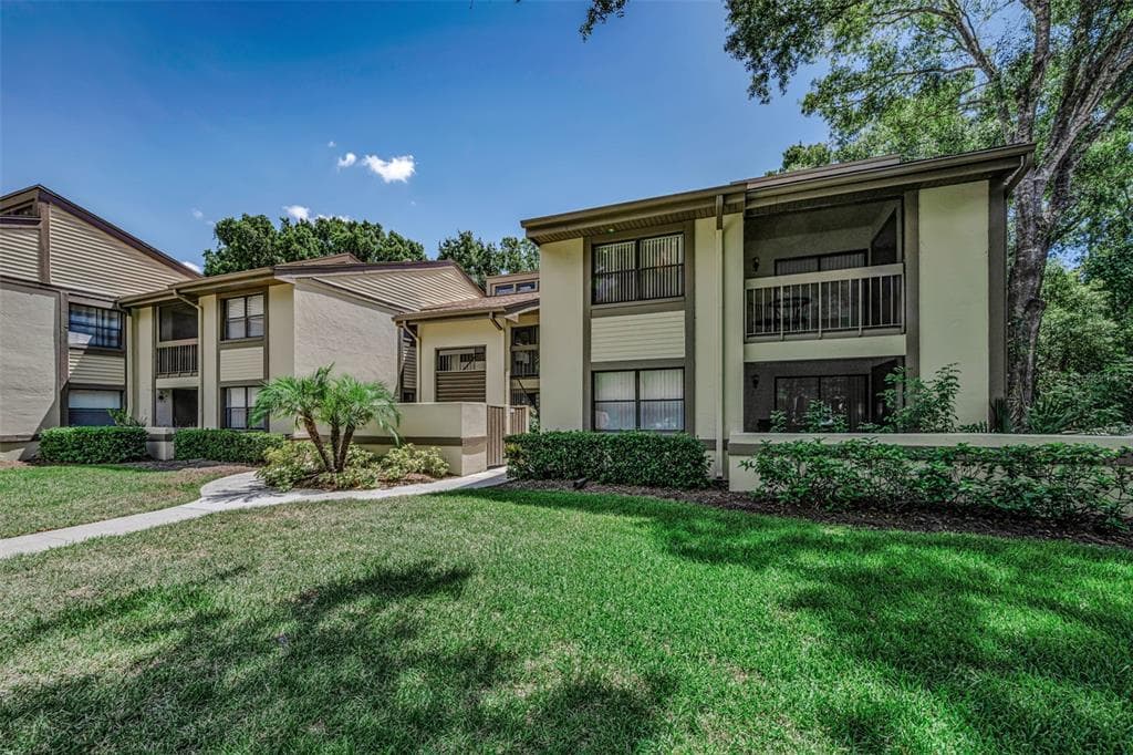 124 WOODLAKE WYNDE # 0, OLDSMAR, FL 34677