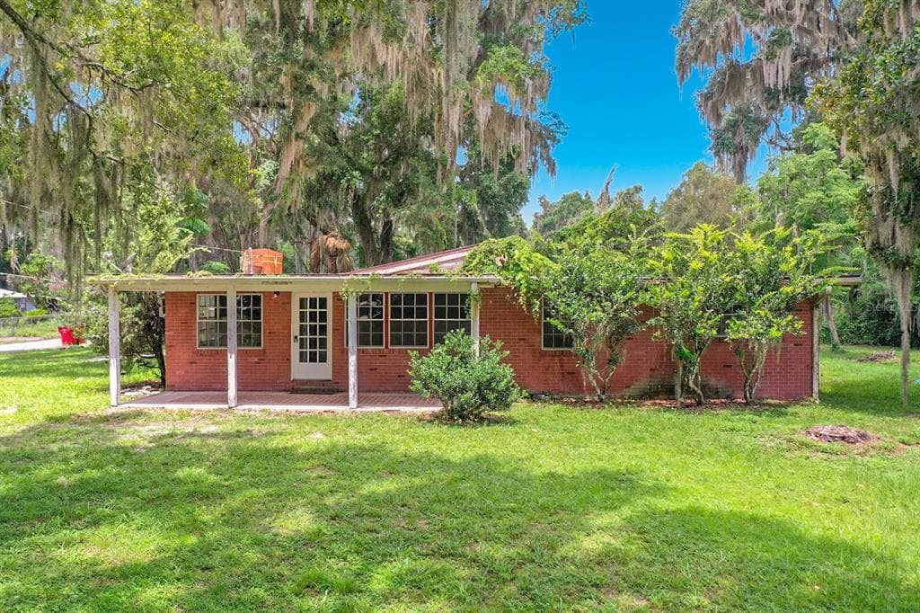 1880 CR 422, LAKE PANASOFFKEE, FL 33538