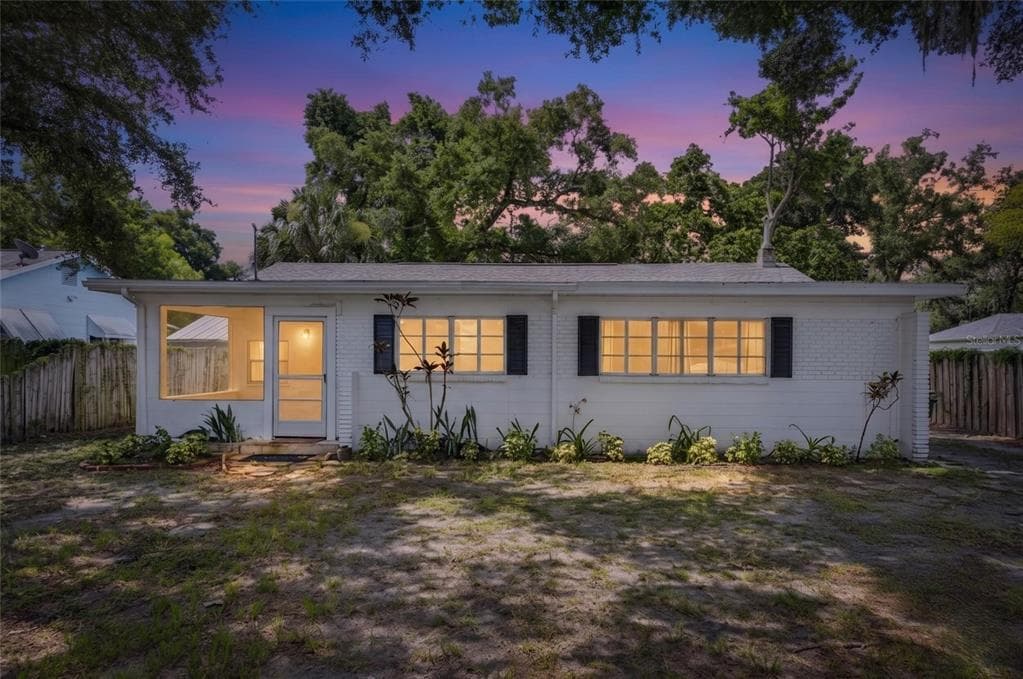 1005 E FLORA STREET, TAMPA, FL 33604