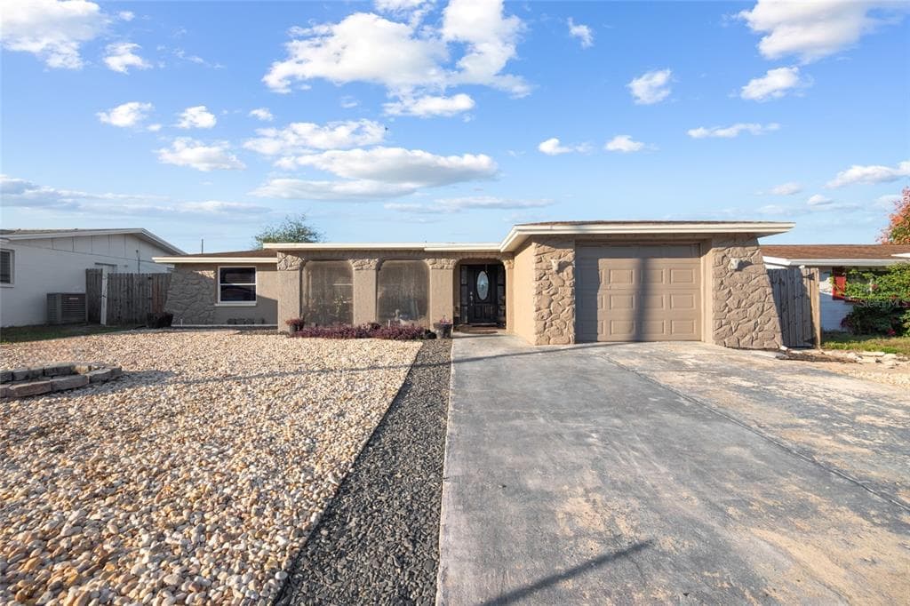 5633 ANDREA DRIVE, HOLIDAY, FL 34690