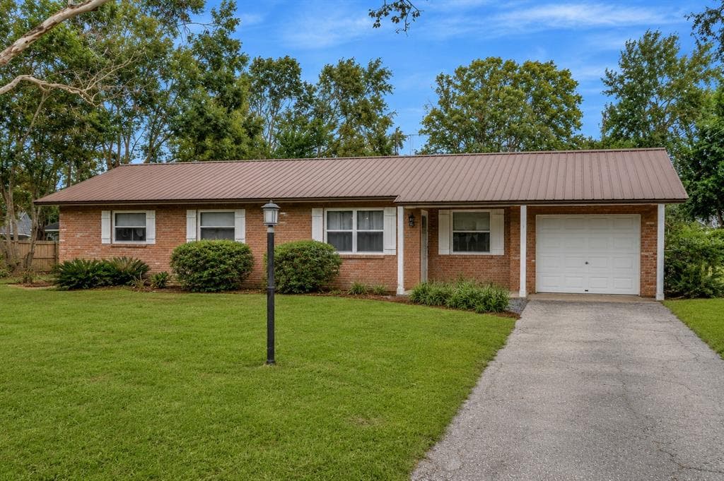 12212 FLORAL LANE, THONOTOSASSA, FL 33592